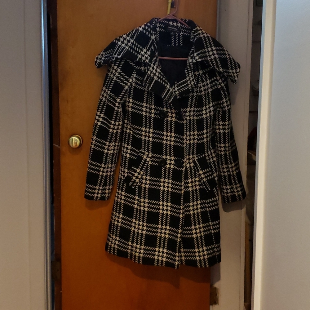 Beautiful plaid peacoat